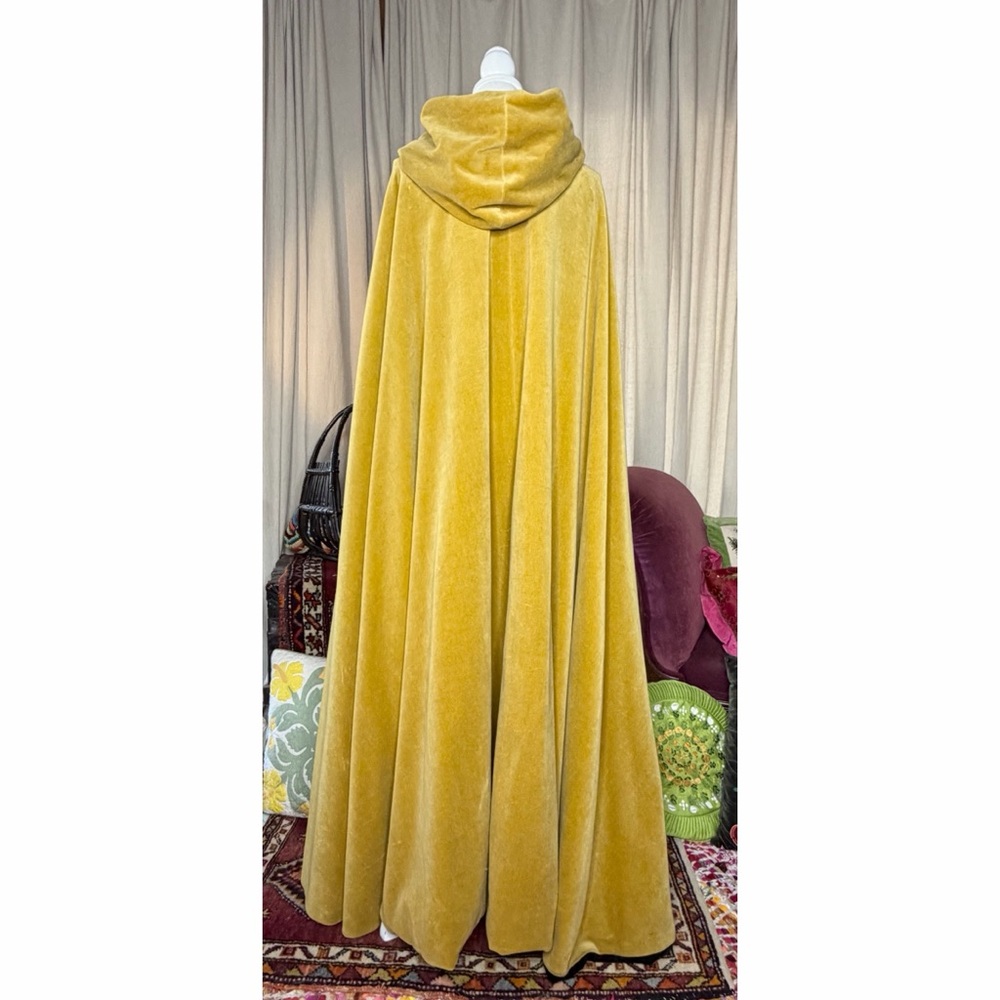 60s Velvet Hooded Cape - Picture 3 of 12